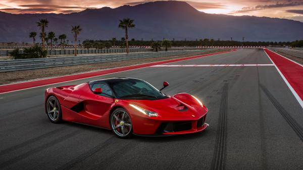 Free ferrari laferrari 2017 4k wallpaper download