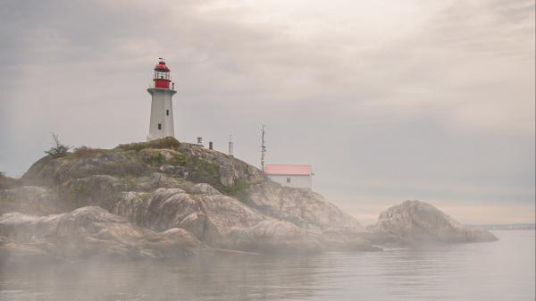 Free fog lighthouse hd travel wallpaper download