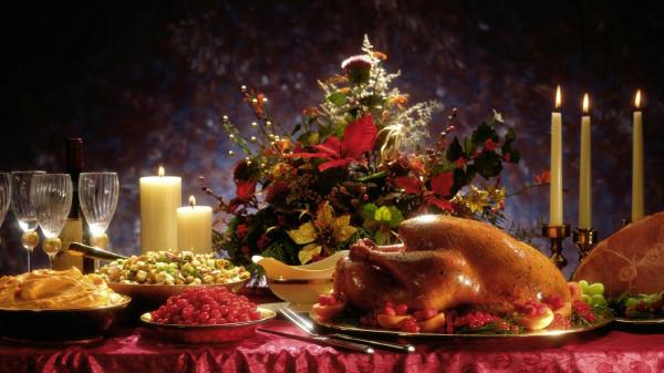 Free foods on table with candles and flowers with leaves hd thanksgiving wallpaper download