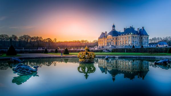 Free fountain france palace park pond with reflection hd travel wallpaper download