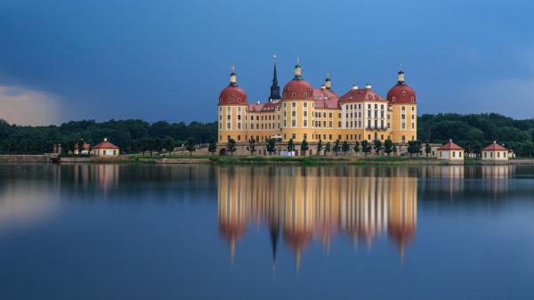 Free germany moritzburg castle with reflection on body of water hd travel wallpaper download