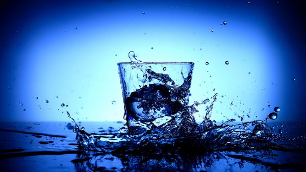 Free glass water splash 5k wallpaper download