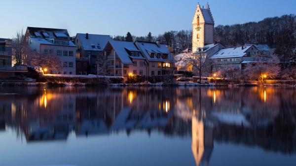 Free house near lake with reflection baden wurttemberg building germany during winter 4k hd travel wallpaper download