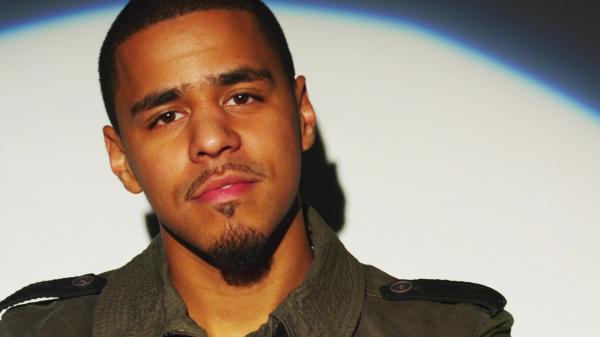 Free j cole in white background wearing green shirt hd music wallpaper download