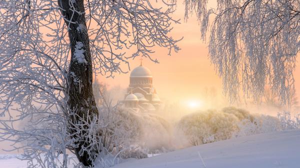 Free landscape view of fog covered church in snow field hd travel wallpaper download