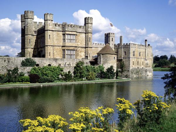 Free leeds castle kent england wallpaper download