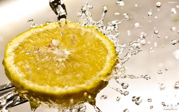 Free lemon splash wallpaper download