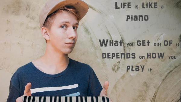 Free life is like a piano hd inspirational wallpaper download