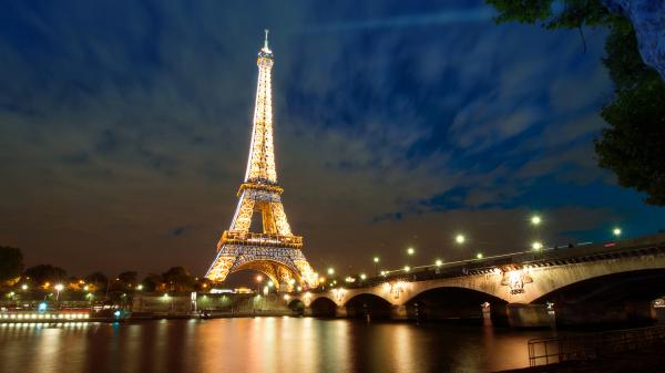 Free lighting paris eiffel tower with sky and clouds background hd travel wallpaper download