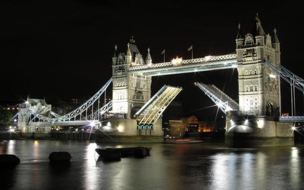 Free london bridge night wallpaper download