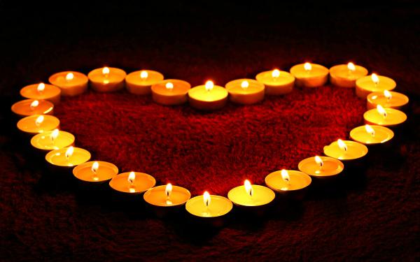 Free love heart candles wallpaper download