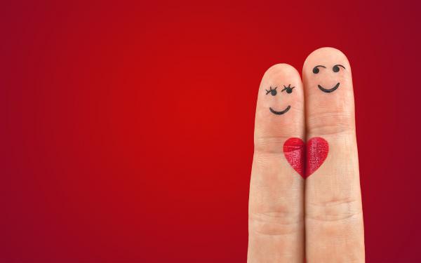 Free love pair heart fingers wallpaper download