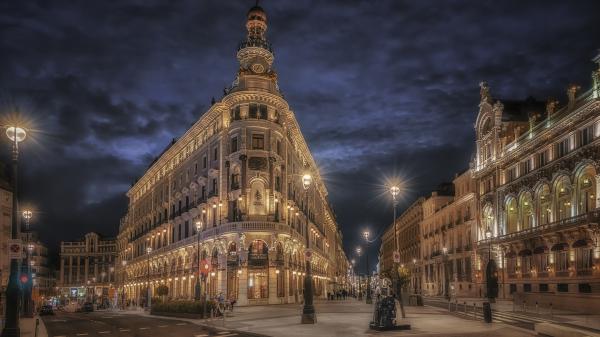 Free madrid city hotel under black sky 4k hd travel wallpaper download