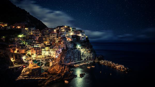 Free manarola night italy 4k wallpaper download