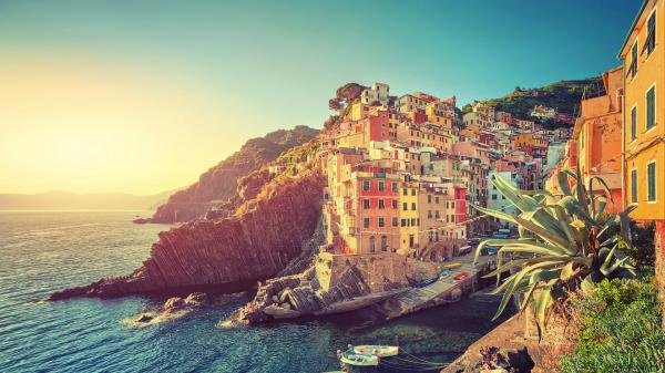 Free manarola town in italy wallpaper download