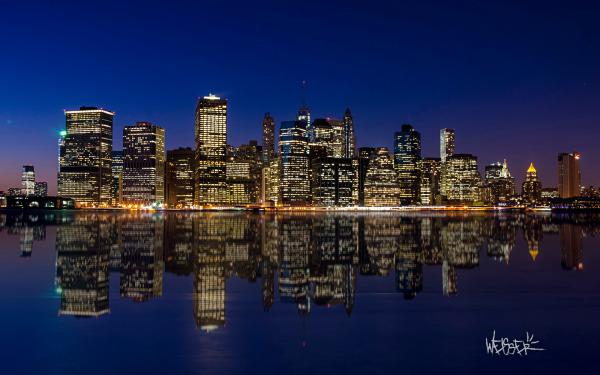 Free manhattan night skyline wallpaper download