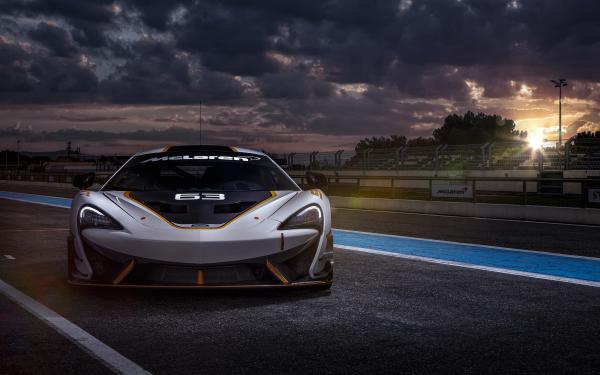 Free mclaren 650s gt3 race car wallpaper download