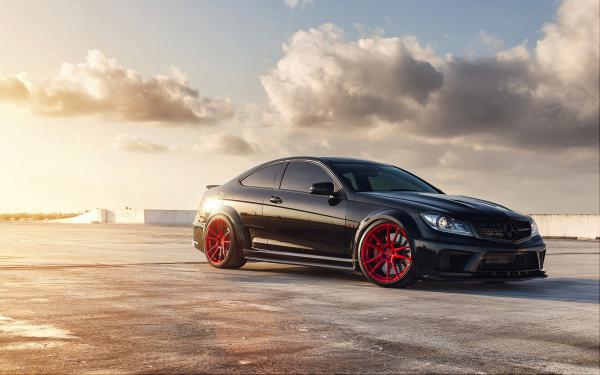 Free mercedes benz c63 amg wallpaper download