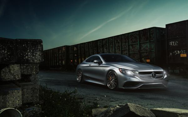 Free mercedes benz s63 amg luxury sports sedan wallpaper download