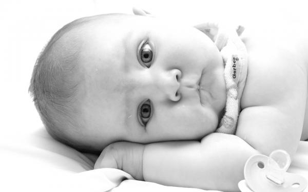 Free milky cute baby wallpaper download