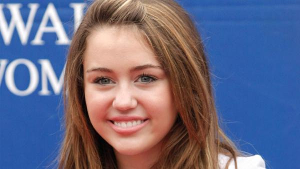 Free nice smile of miley cyrus hd miley cyrus wallpaper download