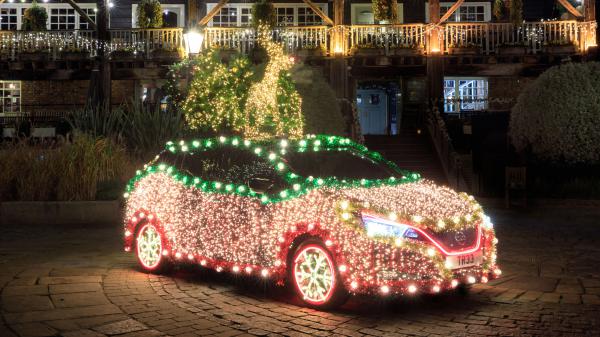 Free nissan leaf tree 4k wallpaper download