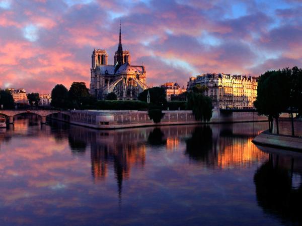 Free notre dame at sunrise paris france wallpaper download