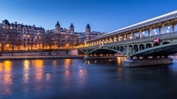 Free paris bridge with lighting above river 4k hd travel wallpaper download