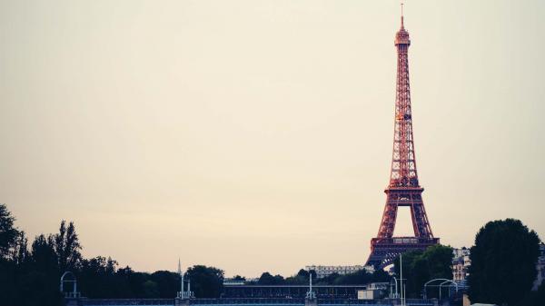 Free paris eiffel tower with background of cloudy sky hd travel wallpaper download