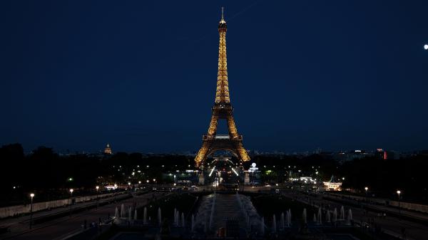 Free paris eiffel tower with dark blue sky background hd travel wallpaper download