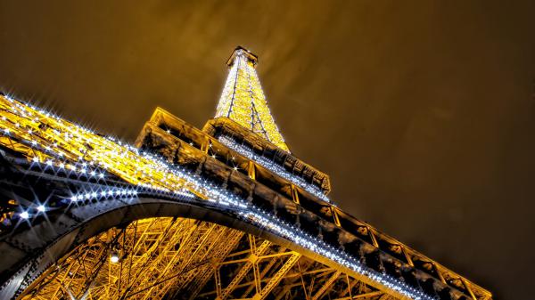 Free paris yellow lighting eiffel tower closeup view hd travel wallpaper download