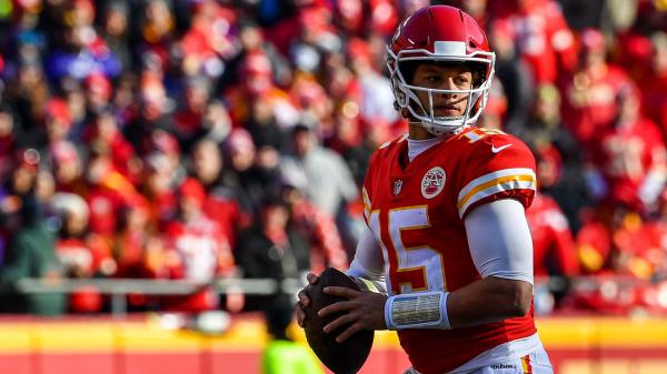 Free patrick mahomes in red sports dress with sprint football hd sports hd wallpaper download