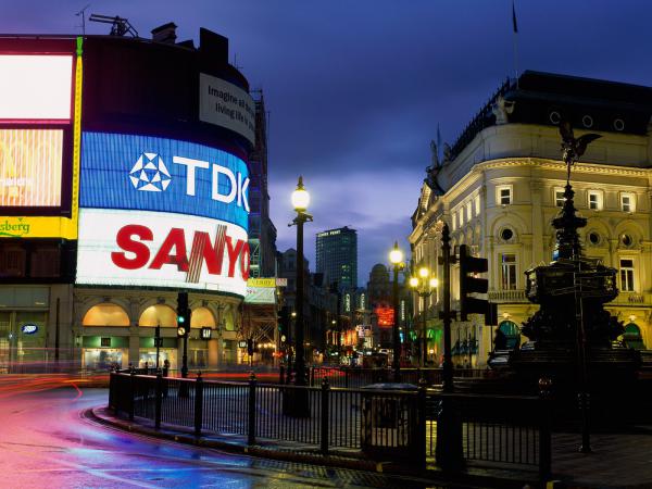 Free piccadilly circus london wallpaper download