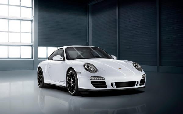 Free porsche carrera gts wallpaper download