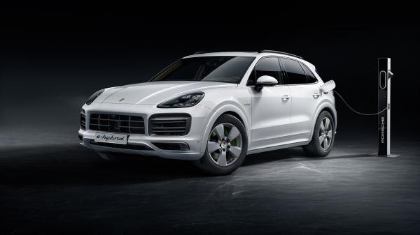 Free porsche cayenne e hybrid 2019 wallpaper download