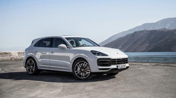 Free porsche cayenne turbo 2018 4k wallpaper download