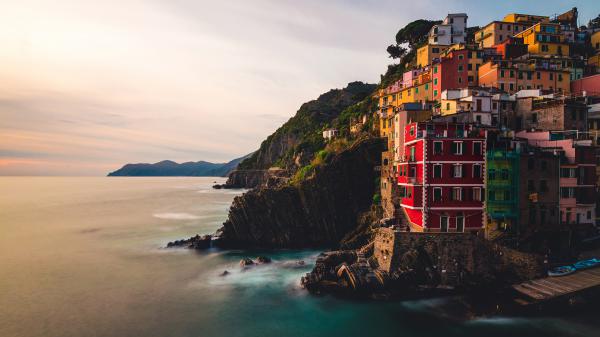 Free riomaggiore cliff villiage 5k wallpaper download