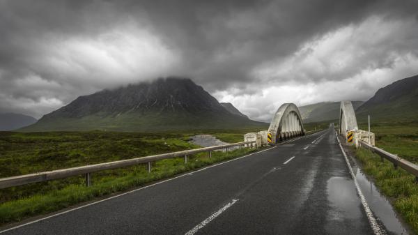 Free road between landscape of foggy mountain in scotland hd travel wallpaper download