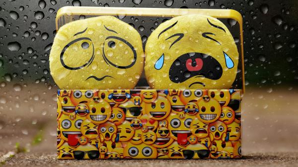 Free sad smileys wallpaper download