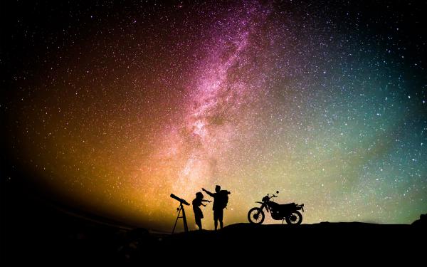 Free starry sky  romantic couple wallpaper download