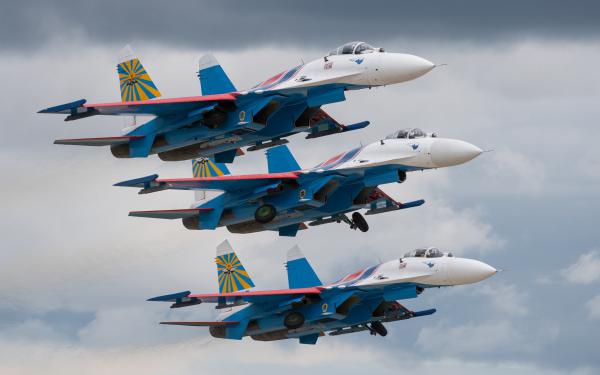 Free sukhoi su 27 fighters wallpaper download