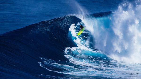 Free surfing ocean waves 4k wallpaper download